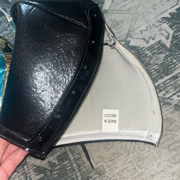 Gold and Black Wrestling Mask Set - Picture 5 of 7